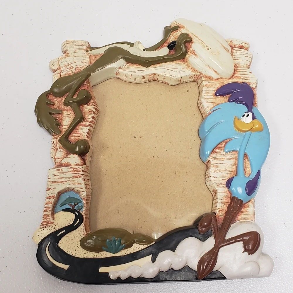 Warner Brothers Looney Tunes Wile E Coyote Road Runner Vintage Photo Frame - Picture 10 of 10
